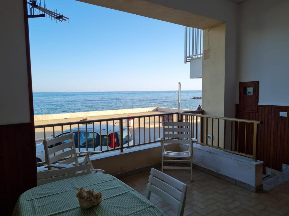 Вілла Veranda Sul Mare - Casa Vacanze Fronte Mare Шакка Екстер'єр фото